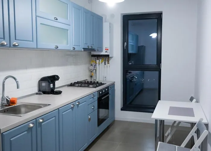 Plaza 5 Apartment *